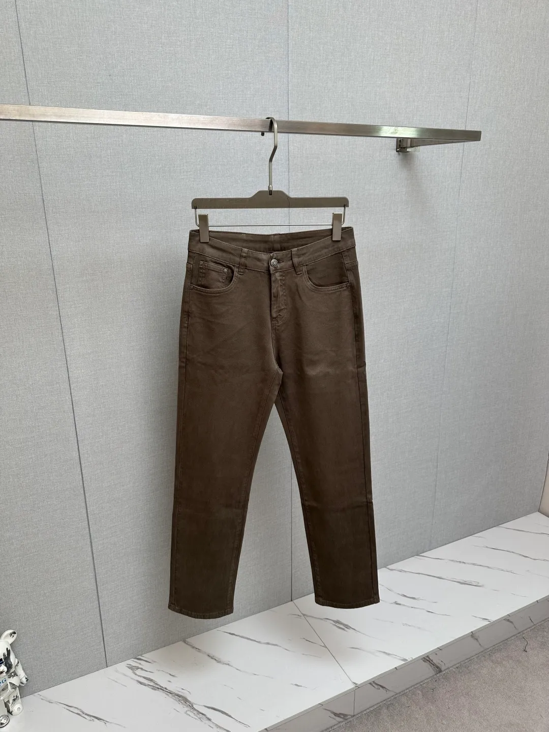 Available at the LP official website counter at the same time, the original is a very stylish pair of jeans, customized with original washed denim fabric, unique design, top-notch printing technology letter pattern logo, original hardware accessories decoration, an extremely outstanding pair of jeans, the materials and craftsmanship are extremely luxurious and exquisite, extremely high-grade, handsome and stylish upper body, recommended 👍, Sizes: 29-38